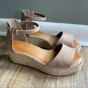 Like New Kelly & Katie Taupe Espadrilles